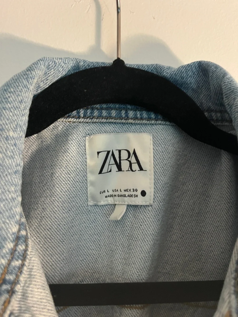 Zara Light Blue Sleeveless Denim Mini Dress with Tie Waist - Picture 2 of 3